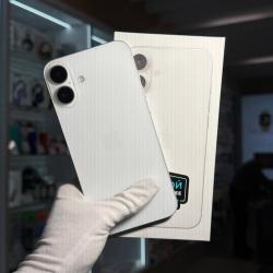 Смартфон Apple iPhone 16 Plus 128Гб белый б/у