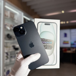 Смартфон Apple iPhone 15 256Гб черный б/у