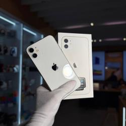 Смартфон Apple iPhone 11 64Гб белый б/у