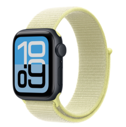 Apple Watch SE 3, 44 мм, корпус из алюминия цвета «тёмная ночь», ремешок нейлон зеленого цвета