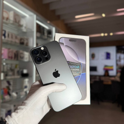 Смартфон Apple iPhone 16 Pro Max 256Гб "черный титан" б/у