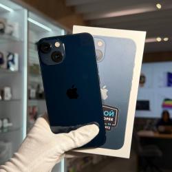 Смартфон Apple iPhone 13 128Гб "темная ночь" б/у