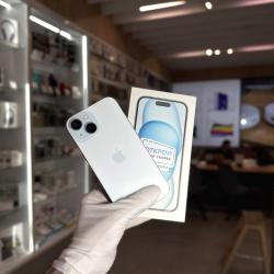 Смартфон Apple iPhone 15 128Гб голубой б/у