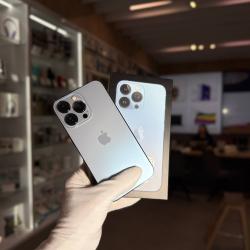 Смартфон Apple iPhone 13 Pro 256Гб "небесно-голубой" б/у