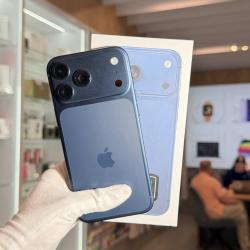 Смартфон Apple iPhone 17 Pro Max 256Гб eSim темно-синий б/у