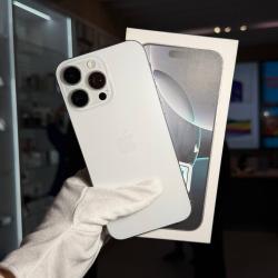 Смартфон Apple iPhone 16 Pro Max 256Гб "белый титан" б/у