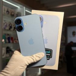 Смартфон Apple iPhone 17 256Гб синий б/у