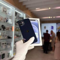 Смартфон Apple iPhone 12 64Гб черный б/у