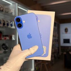 Смартфон Apple iPhone 16 128Гб ультрамарин б/у