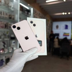 Смартфон Apple iPhone 13 128Гб розовый б/у