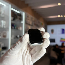 Apple Watch Series 4 40 мм, корпус из алюминия серебристые б/у