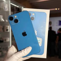 Смартфон Apple iPhone 13 128Гб синий б/у