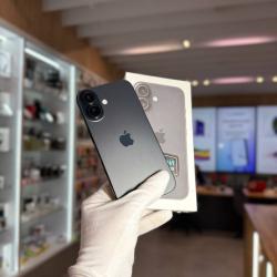 Смартфон Apple iPhone 16 128Гб черный б/у