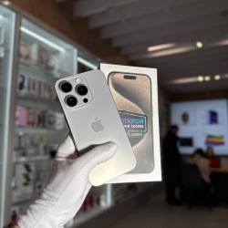 Смартфон Apple iPhone 15 Pro 128Гб "натуральный титан" б/у