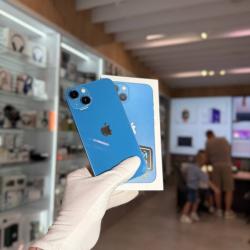 Смартфон Apple iPhone 13 128Гб синий б/у