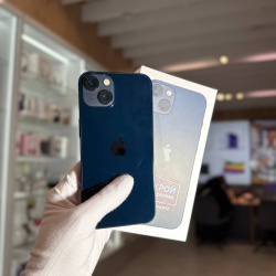 Смартфон Apple iPhone 13 256Гб "темная ночь" б/у