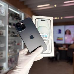 Смартфон Apple iPhone 15 256Гб черный б/у