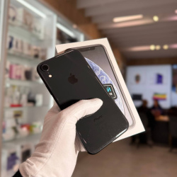 Смартфон Apple iPhone Xr 128Гб черный б/у