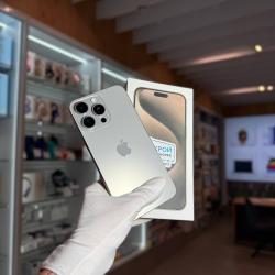 Смартфон Apple iPhone 15 Pro Max 256Гб "натуральный титан" б/у