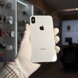 Смартфон Apple iPhone X 256Гб серебристый б/у