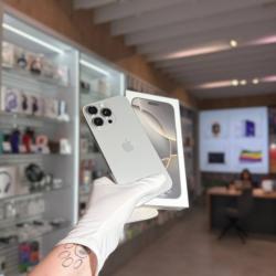 Смартфон Apple iPhone 16 Pro Max 256Гб "натуральный титан" б/у