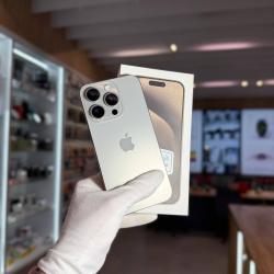 Смартфон Apple iPhone 15 Pro 256Гб "натуральный титан" б/у