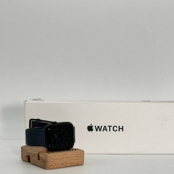 Apple Watch SE 2024, 44 мм, корпус из алюминия цвета &laquo;тёмная ночь&raquo; уценка