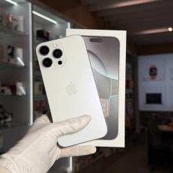 Смартфон Apple iPhone 16 Pro Max 256Гб "белый титан" б/у