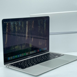 Ноутбук Apple MacBook Air 13&quot; 2020 Core i3 8Гб, 256Гб серебристый б/у