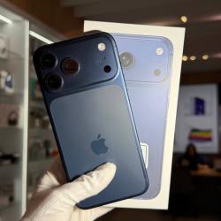 Смартфон Apple iPhone 17 Pro Max 512Гб eSIM темно-синий б/у