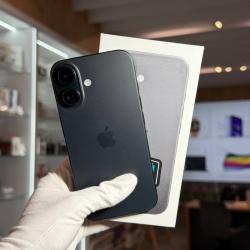 Смартфон Apple iPhone 16 128Гб черный б/у