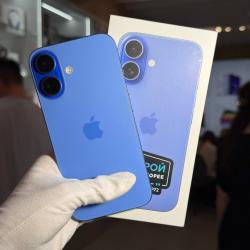 Смартфон Apple iPhone 16 128Гб ультрамарин б/у