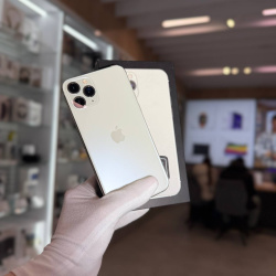 Смартфон Apple iPhone 11 Pro 64Гб серебристый б/у