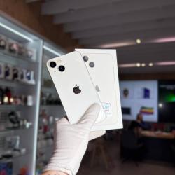 Смартфон Apple iPhone 13 128Гб "сияющая звезда" б/у