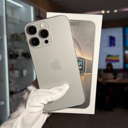 Смартфон Apple iPhone 16 Pro Max 256Гб "натуральный титан" б/у