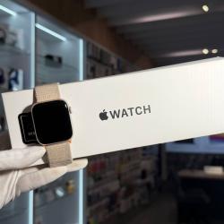 Apple Watch SE 2023, 44 мм, корпус из алюминия цвета "сияющая звезда" б/у