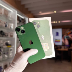 Смартфон Apple iPhone 13 128Гб зеленый б/у