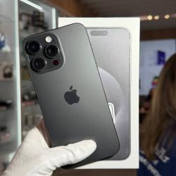Смартфон Apple iPhone 15 Pro Max 512Гб "черный титан" б/у
