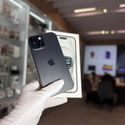 Смартфон Apple iPhone 15 128Гб черный б/у