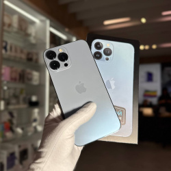 Смартфон Apple iPhone 13 Pro Max 256Гб "небесно-голубой" б/у