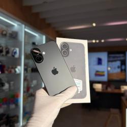 Смартфон Apple iPhone 17 256Гб черный б/у