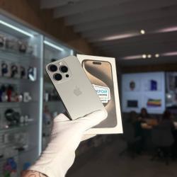 Смартфон Apple iPhone 15 Pro 256Гб "натуральный титан" б/у
