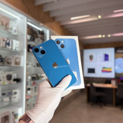 Смартфон Apple iPhone 13 256Гб синий б/у