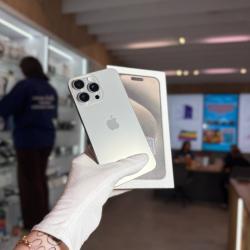 Смартфон Apple iPhone 15 Pro Max 256Гб "натуральный титан" б/у