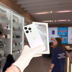 Смартфон Apple iPhone 16 Pro 128Гб "белый титан" б/у