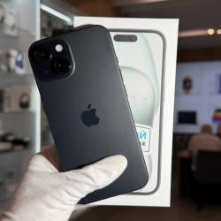 Смартфон Apple iPhone 15 128Гб черный (Dual Sim) б/у