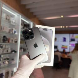 Смартфон Apple iPhone 15 Pro 256Гб "черный титан" б/у