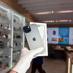 Смартфон Apple iPhone 15 128Гб черный б/у
