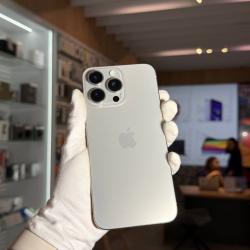 Смартфон Apple iPhone 15 Pro Max 256Гб "натуральный титан" б/у