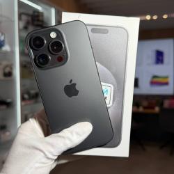 Смартфон Apple iPhone 15 Pro 256Гб "черный титан" б/у